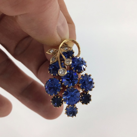 Vintage Blue Rhinestone Grape Pendant - Picture 6 of 8